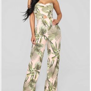 Fashion Nova - Tropical Like it’s Hot Bodysuit (L)